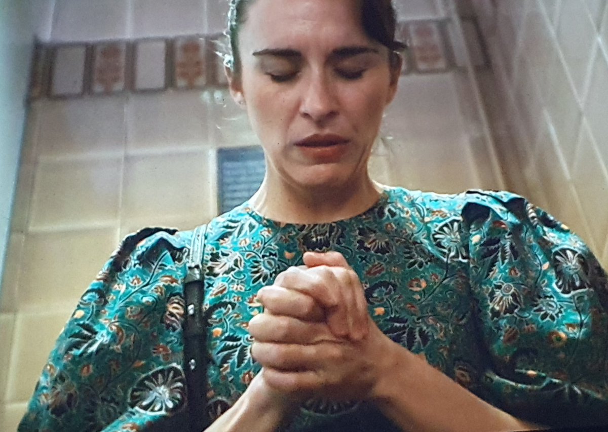 HFlemson's tweet photo. This truly gives "praying the gay away" to be honest. Someone like Lana Washington would NOT wear this https://t.co/1oYYAXFjFx