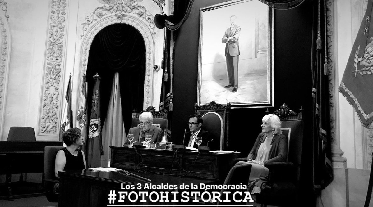 love_bodas's tweet image. Hice esta foto en 2018, en el Salón de Plenos del @Cadiz_es en la boda de mis queridos Mónica y Juan Manzorro. 

Ellos reunieron a Carlos Díaz, @teofila_es y @JM_Kichi para celebrar su gran día.

Descanse en paz y gracias.

#DEP #CarlosDíaz #ceremonia #Cádiz