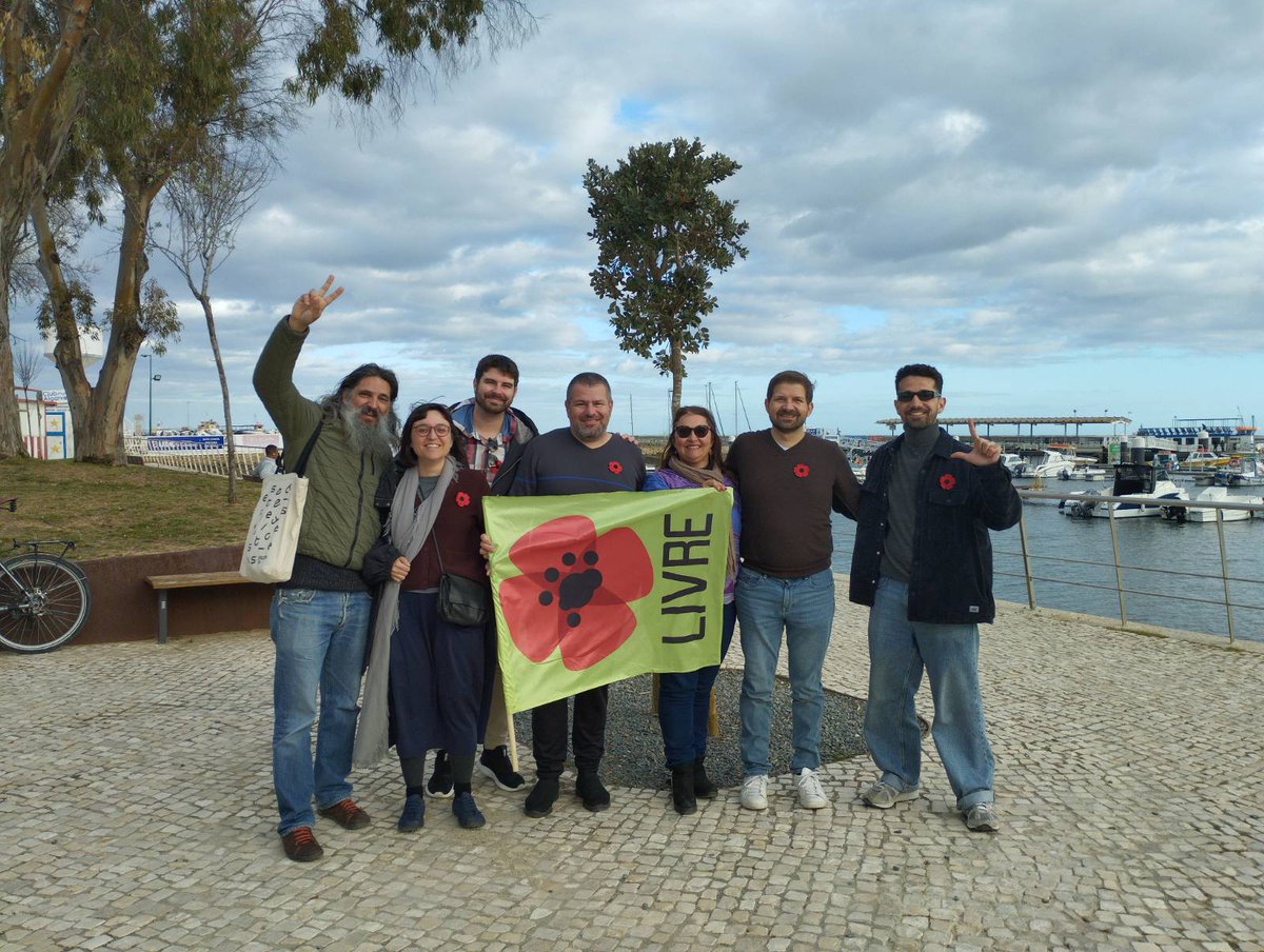 A candidatura do LIVRE Algarve visitou hoje a povoação dos Hangares, na Ria Formosa, e contactou com as dificuldades sentidas pela centena de habitantes que aí reside. Sem eletricidade, água canalizada ou transporte regular, reclamam direitos iguais aos seus vizinhos. #LIVRE