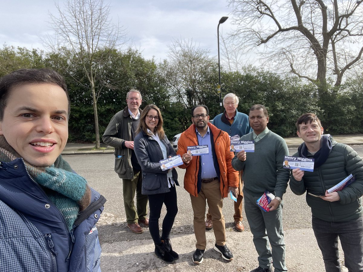 Thanks to the @Ealing_Tories team who came out on the doorstep in Hanger Hill today
