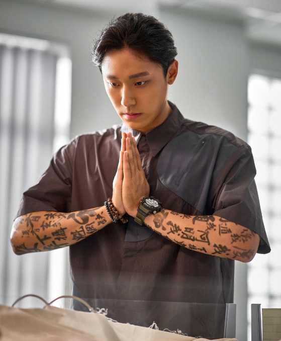 CoreanBoxOffice's tweet photo. #KoreanBoxOffice WkdTop3 #Exhuma $43.4m total / 6.03m total adm. #Dune_Part2 $6.77m / 821k #Wonka $23.7m / 3.3m https://t.co/HJTY57S351 https://t.co/i0GkIvm4Zd