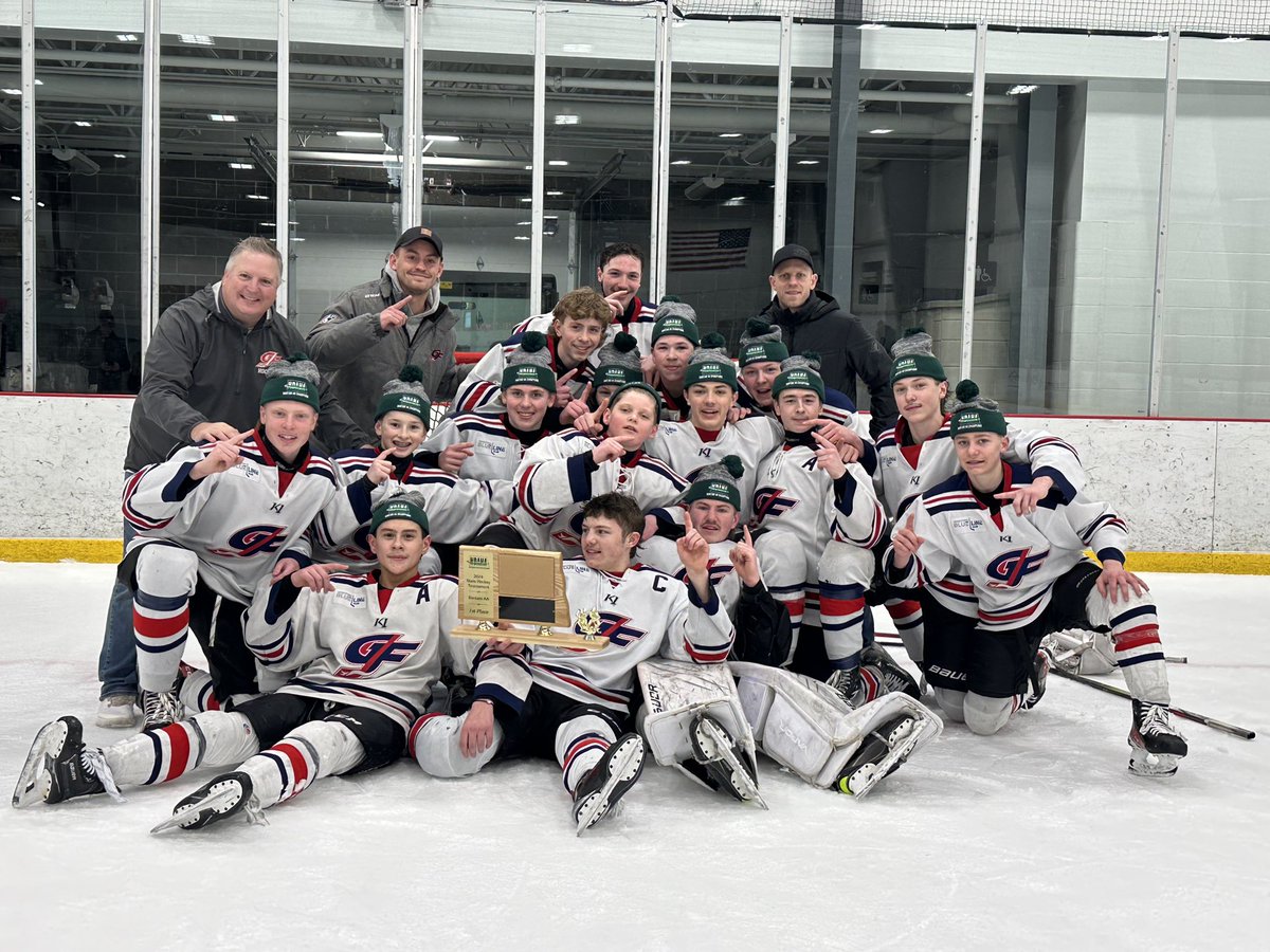 Grandforksavs's tweet photo. STATE CHAMPS!!!!!! https://t.co/iM8oXorzHp
