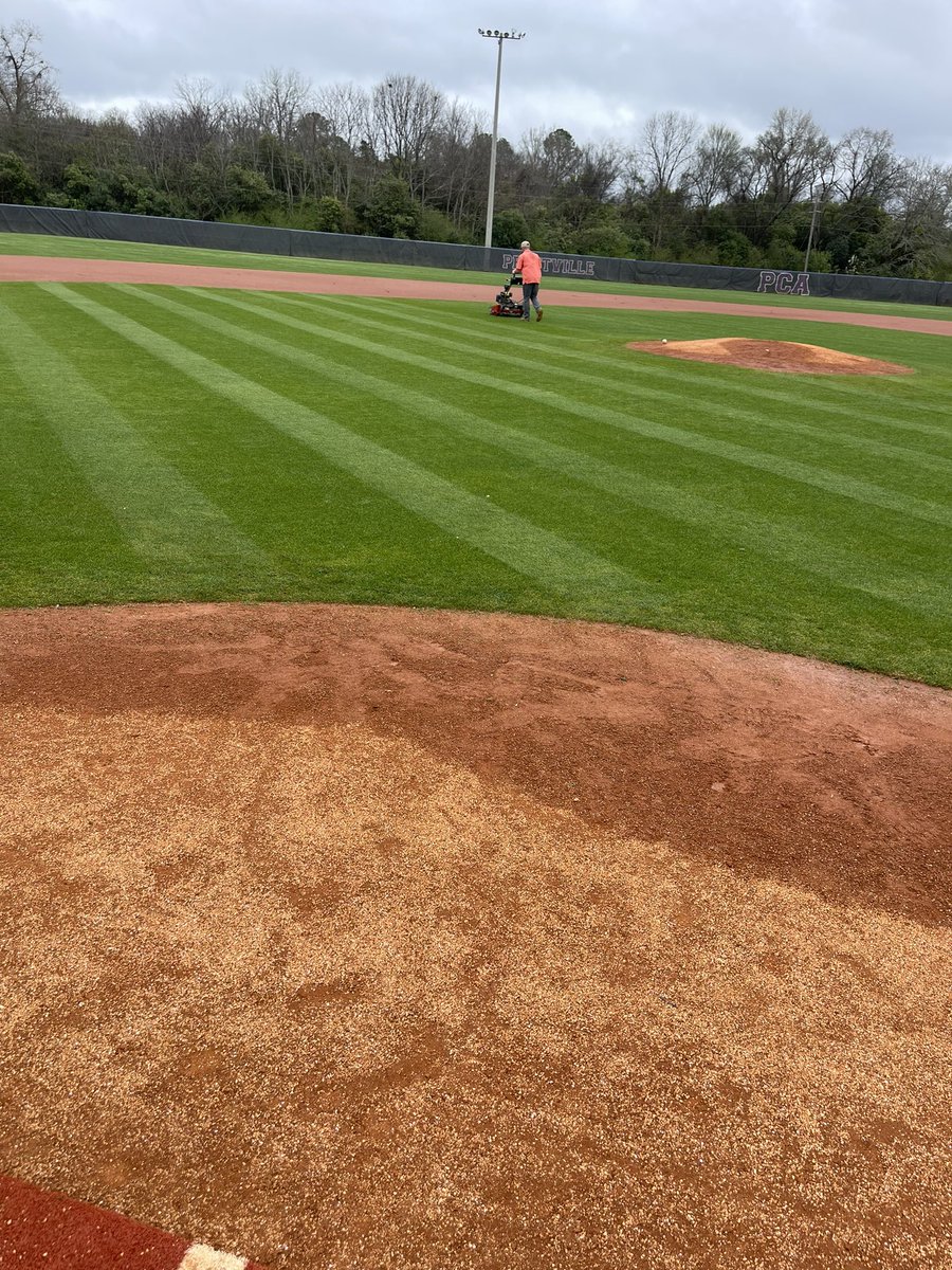 4PCABASEBALL's tweet photo. Little Sunday field maintenance here at PCA! https://t.co/hYr3fXQsQl