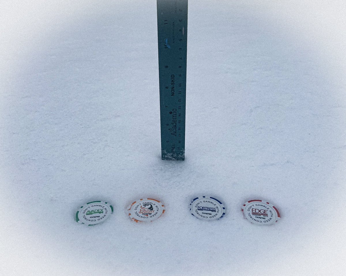 Mother Nature, we see your snow from last night and raise you - looking for some more, ready to double down 🃏 

✅ Don’t gamble with your weed control this spring. 

✅ Like or RT this post for a chance to win a <a href="/gowancanada/">Gowan Canada</a> poker chip set!