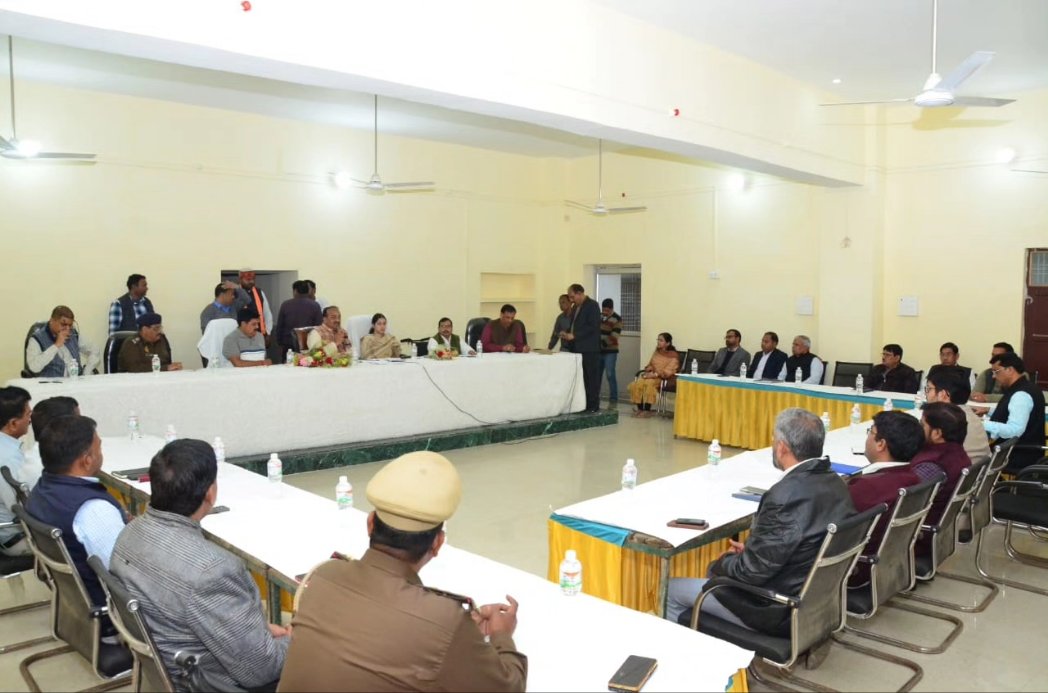 RBLDineshSingh's tweet image. विकास खंड खीरों एवं सरेनी की दो दिवसीय सेवा ही संकल्प पदयात्रा एवं चौपाल के कार्यक्रम में प्राप्त प्रार्थना पत्रों के त्वरित निराकरण हेतु आज सरेनी ब्लॉक सभागार में प्रशासनिक अधिकारियों के साथ बैठक कर संबंधित अधिकारियों को निर्देशित किया।

जनता जनार्दन की समस्याओं का त्वरित…