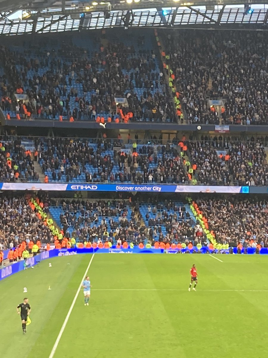 ManKippax's tweet photo. Where have all the United fans gone 😂😭😭 https://t.co/Ff2GyswAnM