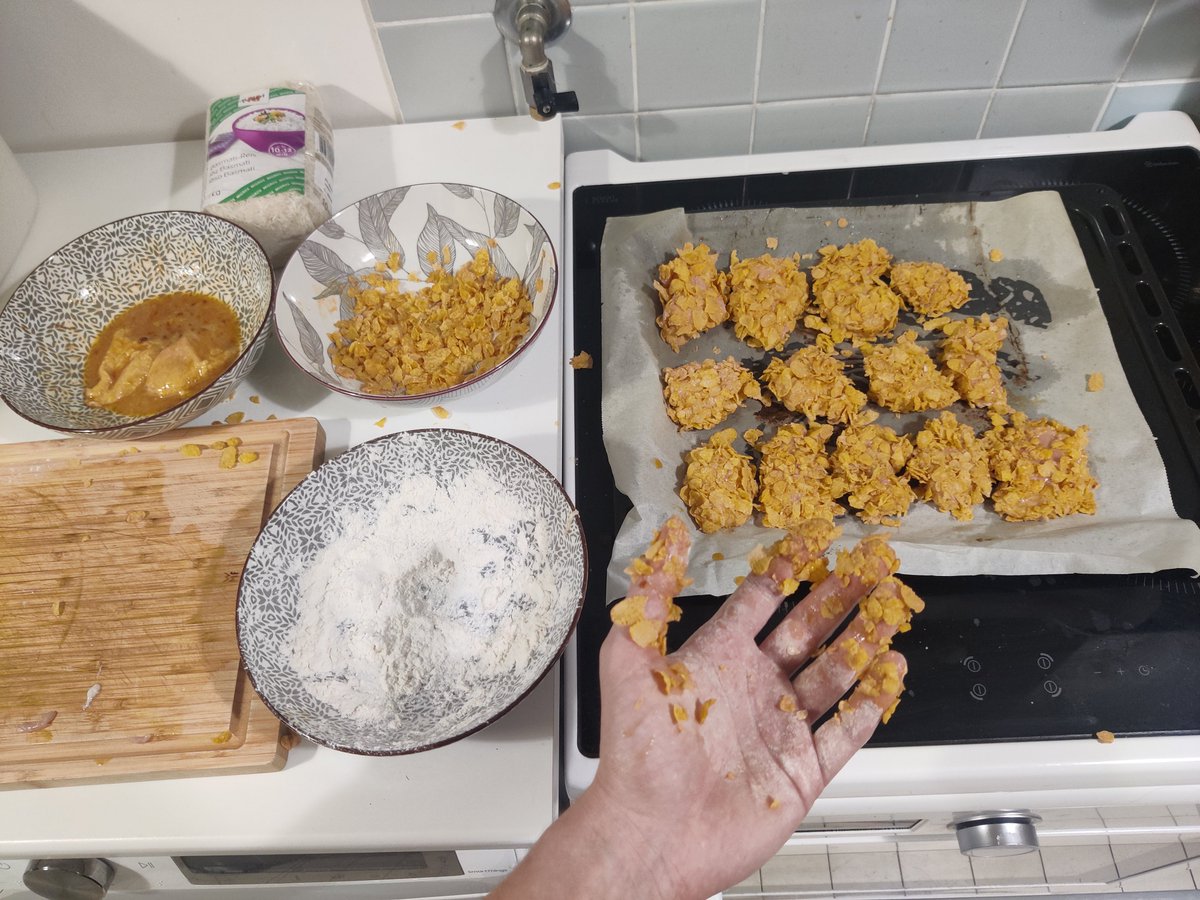 FyZDaC's tweet photo. Je sais pas si je suis en train de faire à manger ou si je suis en train de tourner une vidéo "How to basics" :] https://t.co/9Jvtc4TnWR