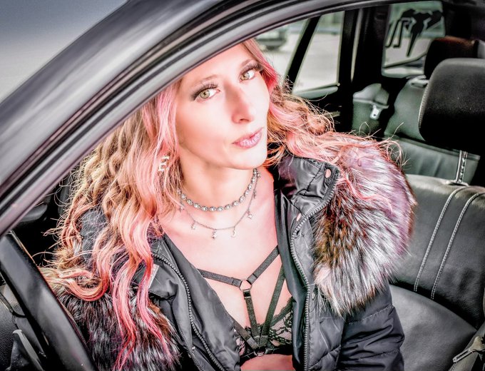 cuddle please 🙃 https://t.co/2Dtm31rscF<a href="/tag/smile"class="tags"><span>#smile</span></a><a href="/tag/fun"class="tags"><span>#fun</span></a><a href="/tag/girl"class="tags"><span>#girl</span></a><a href="/tag/natural"class="tags"><span>#natural</span></a><a href="/tag/happy"class="tags"><span>#happy</span></a><a href="/tag/summer"class="tags"><span>#summer</span></a><a href="/tag/girls"class="tags"><span>#girls</span></a>