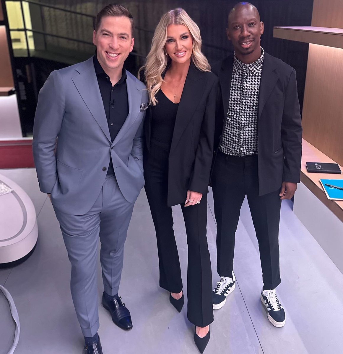 KaylynKyle's tweet image. Missing @SachaKljestan but love this team! 
@kev_egan @BWPNINENINE #MLS360