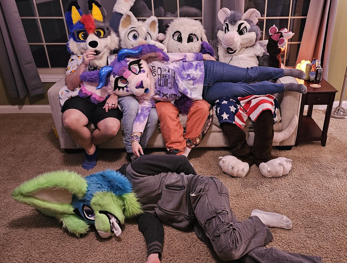 FurryChi tweet picture