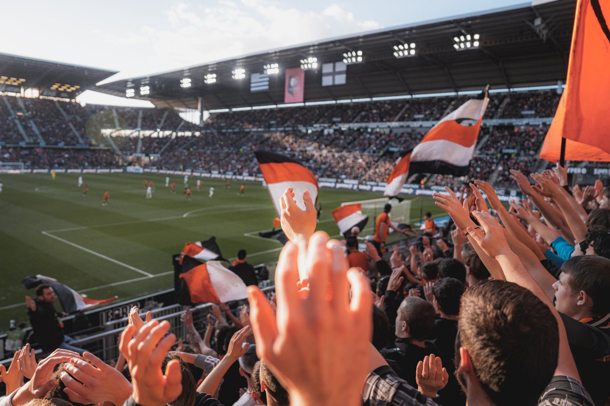 FCLorient's tweet photo. Vous étiez nombreux, vous avez fait du bruit, beaucoup de bruit. Un grand Merci ! 🧡 https://t.co/nvaIqnh4yS