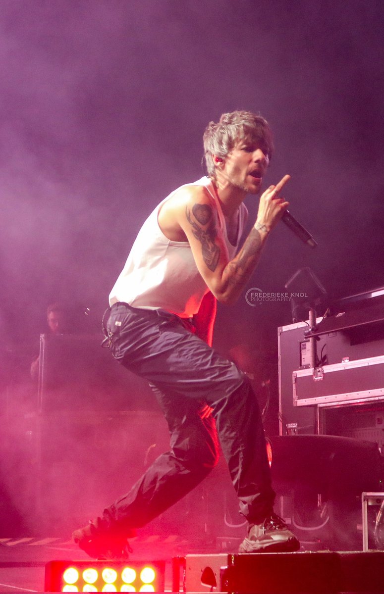 LOUISARCHlVE's tweet photo. https://t.co/SxrrnxyYct