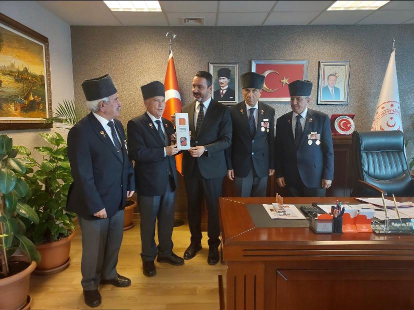 <a href="/SayimMadak/">Dr. Sevim Sayım Madak 🇹🇷</a> SAYIN BAKANIM HERKES İKİNCİ,ÜÇÜNCÜ İŞ HAKKINDAN BAHSEDERKEN DEVLETİN GAZI ÜNVANI VERDİĞİ SAVAŞ GAZİSİ MUHARİP GAZİ ÇOCUKLARININ BiR TANE BİLE KAMUDA İSTİHDAM HAKKI YOK.BU ADALETSİZLİĞİ GİDERMEYECEK MİSİNİZ?
<a href="/ashb_sehitgazi/">Şehit Yakınları ve Gaziler Genel Müdürlüğü</a>
<a href="/mhrmkurt/">Muharrem KURT</a>
<a href="/SayimMadak/">Dr. Sevim Sayım Madak 🇹🇷</a> 
<a href="/TmrOsmanagaoglu/">Tamer Osmanağaoğlu</a> 
<a href="/MahinurOzdemir/">Mahinur Özdemir Göktaş</a>