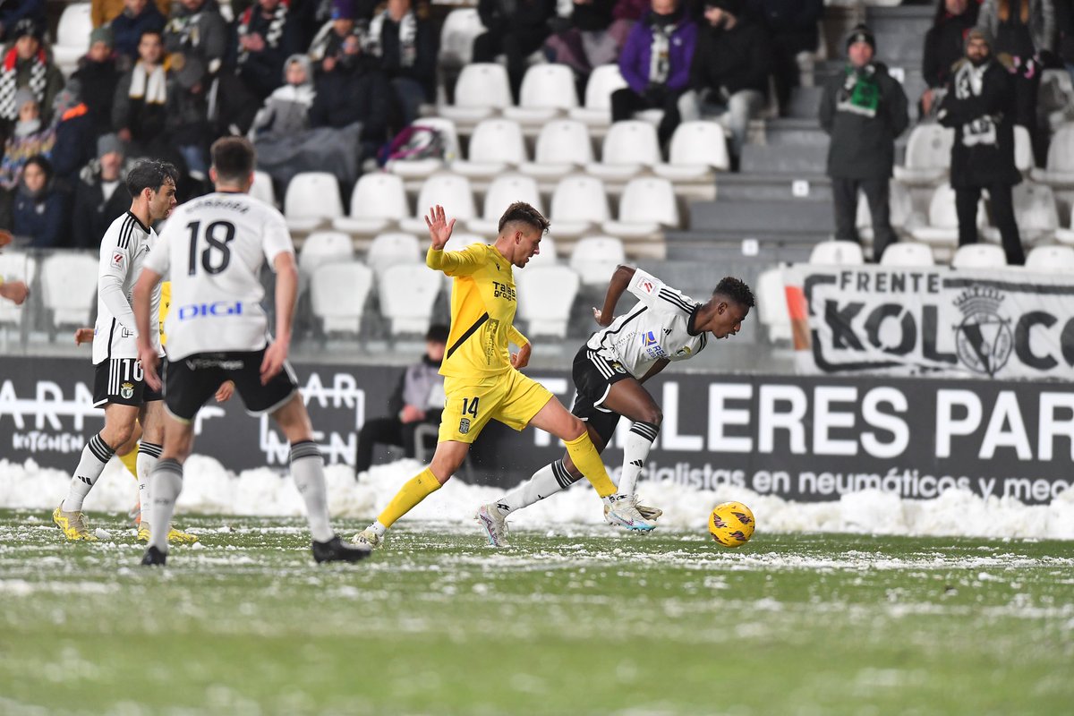 En las menos buenas, más 🤍🖤 @FCCartagena_efs