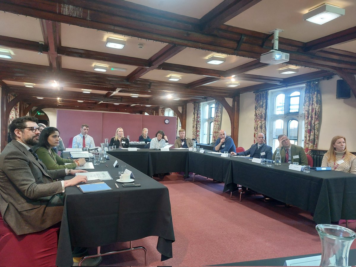 JohnGiles1871's tweet image. And away we go......@IAgrM #leadershipcourse @RoyalAgUni first session......underway.....!!!