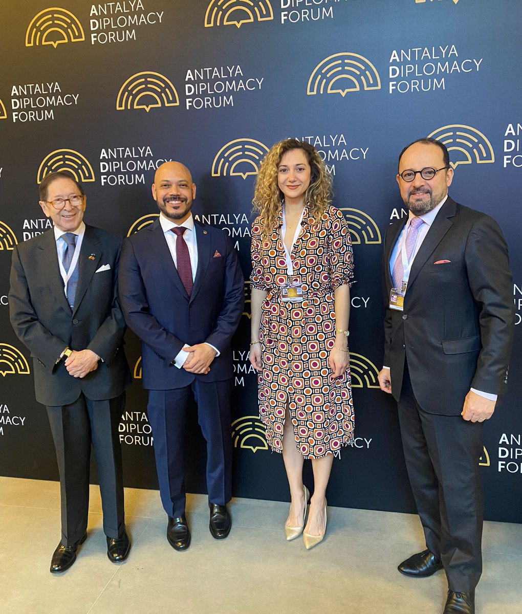 Our President Selin Yilmaz at Antalya Diplomacy Forum with Colombian, Salvadoran and Costa Rican Ambassadors to Turkey, strengthening our relations with Central and South American Countries.

#ADF2024 #MEET4DIPLOMACY #ThinkTogetherActTogether #YATAInternational