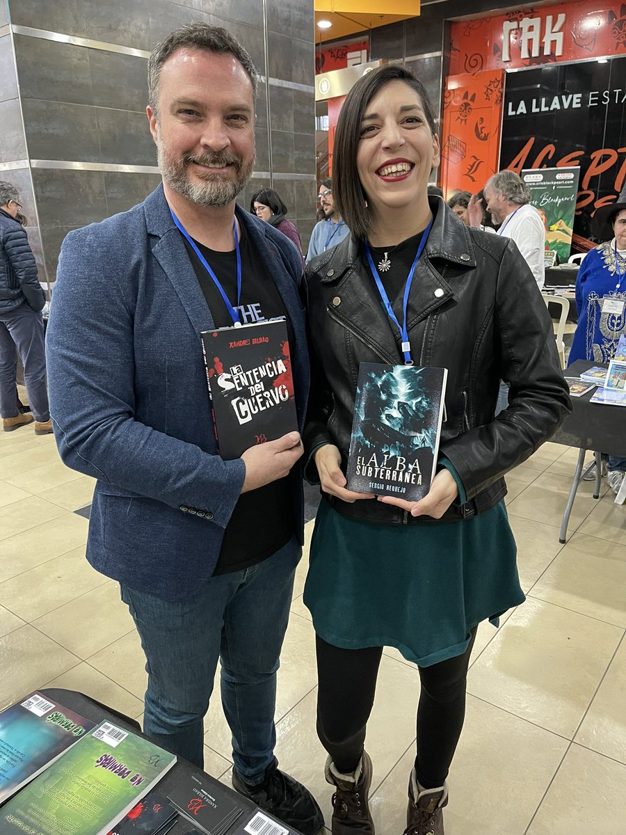 SergioRequejo_'s tweet image. Finalizado el #LibroForumSevilla2024 del que me llevo nuevo lectores, nuevas lecturas y el placer de conocer a grandes autores y compañeros.
Gracias por todo a los organizadores @KmleonBooks
Hasta la próxima edición!