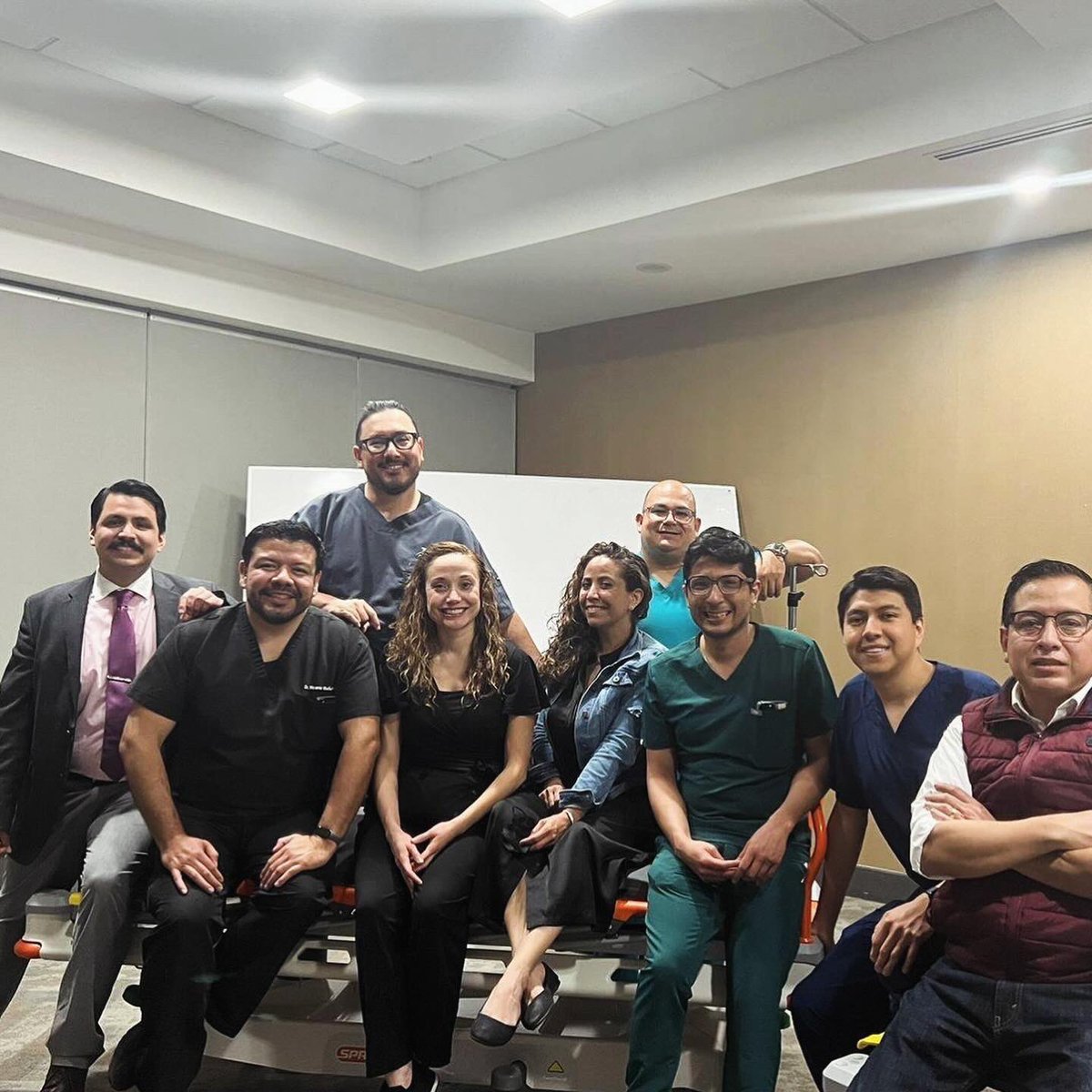Dr_Dive's tweet image. Gracias #Teleflex por la oportunidad de compartir en #MTY con Curso - Taller Accesos Ecoguiados @hospitalangeles donde asistieron #Anestesiologia #Nefrologia #Neumologia #MedicinaInterna #Urgencias #UCI #Enfermeria #Residentes