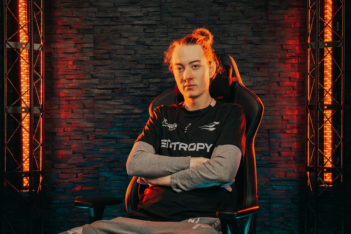 EntropyGaming's tweet photo. Alles Gute zum Geburtstag wünschen wir heute unserem IGL @MrMoriOfficial! 🎉

Wir wünschen Dir einen schönen Tag und hoffen, dass Du gut in die neue Woche startest. 🥰

#unbreakable https://t.co/dFPlUhpjIZ