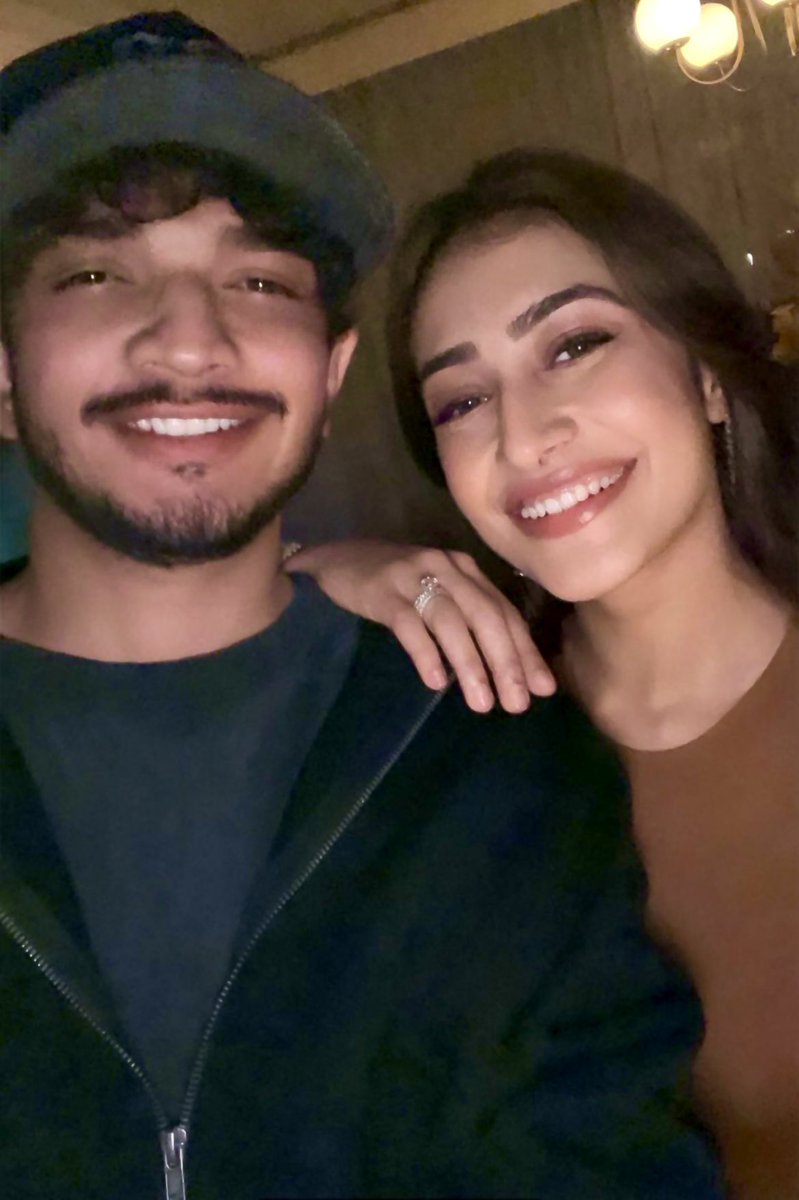 #DhanashreeVerma shared a picture with #MunawarFaruqui from the birthday party of #SalimMerchant.