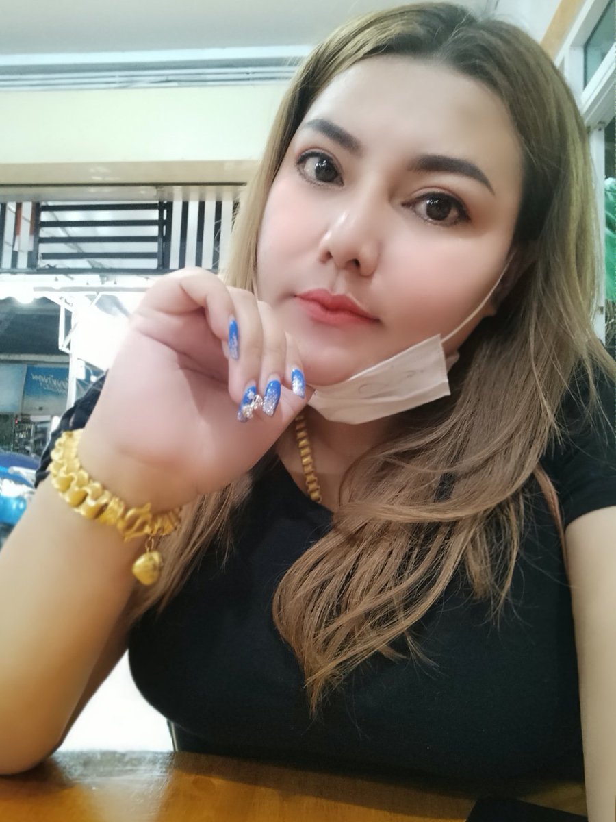 muxwn7's tweet photo. คนอื่นเอว S ส่วนเรา..เอวเคล็ด
 ปวดหลังไม่ไหว🥰😅 https://t.co/GXiI115j2d
