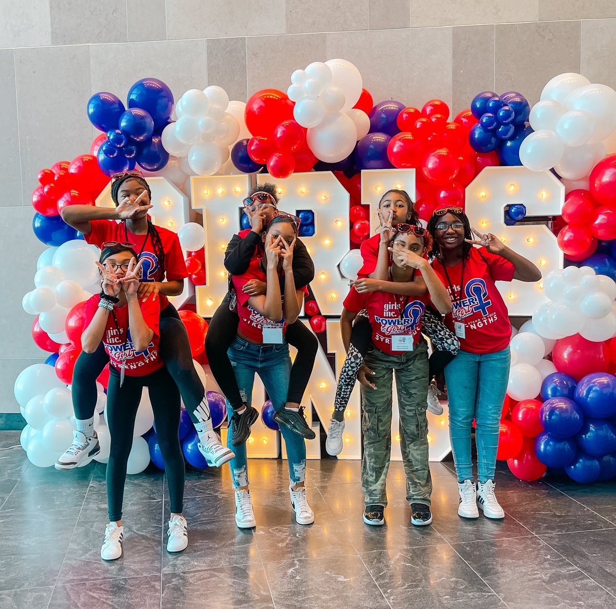 This weekend, our VFMS Coordinator for Communities in School partnered with @girlsinc @girlsincdallas to take 40 of our girls (grades 6-8) to #power2thegirl conference! Our girls had an amazing time and left feeling empowered, confident and strong! @CFBISD @TheJRHughes