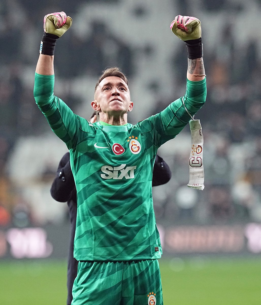 Daha iyisi yok! 🧤 𝐊𝐀𝐏𝐓𝐀𝐍 𝐍𝐀𝐍𝐃𝐎! 🤩 #BJKvGS