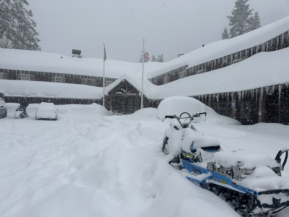 seanjregan's tweet photo. Annual reminder that forced adoption of electric snowblowers, electric “generators”, chainsaws, snowmobiles is not an option @GavinNewsom We’re staying alive because of the gas tools we need here in#tahoe. https://t.co/8BsMLxdsQK