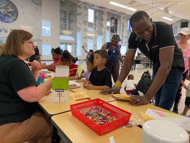 Laura Bickel tweet media