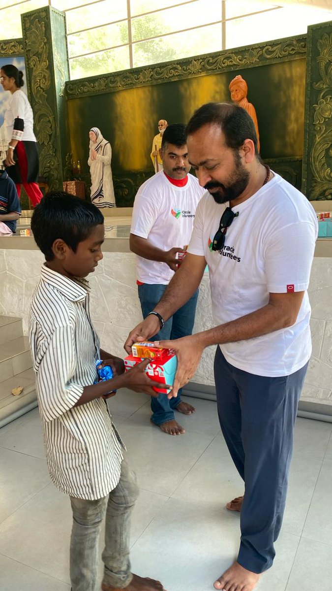 ppaulsam's tweet photo. Fusion for Good:
Spent half day at SaiGramam, Kerala (with orphanage kids and old age people), along with our volunteering team as part of Fusion for Good Community Program.

“Service to humanity is Service to GOD”, touched and grounded by their slogan.

#Fusion #fusionforgood https://t.co/92dAOYnnKj