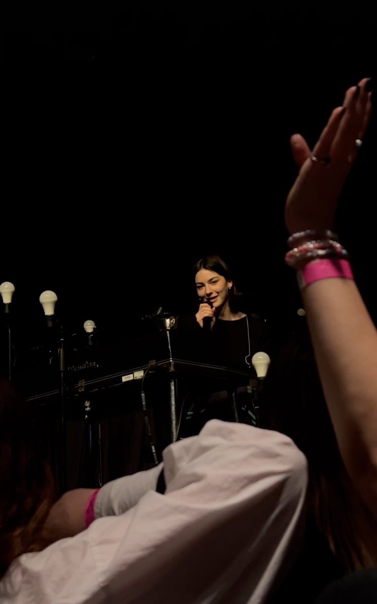 defaultsz's tweet image. my angel 🤍