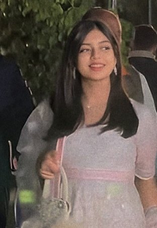 ektara03_'s tweet photo. Aaradhya looks so gorgeous without those bangs 🫶🏻🥹 https://t.co/682jJMczzA