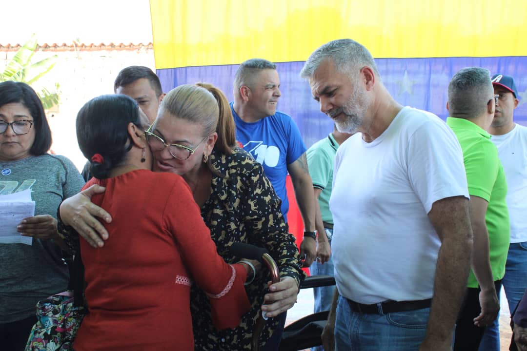 Cumpliendo orientaciones de nuestro Presidente <a href="/NicolasMaduro/">Nicolás Maduro</a> junto al diputado <a href="/ramolinap/">Ricardo Molina</a>
Y el Viceministro <a href="/pedrodiazg59/">Pedro Diaz</a> realizamos Jornada de Atención a la Militancia del Mcpio José Ángel Lamas. 
#VenezuelaEsCultura 
<a href="/_LaAvanzadora/">Yelitze Santaella</a> 
<a href="/Soykarinacarpio/">Karina Carpio</a> 
<a href="/dcabellor/">Diosdado Cabello R</a> 
<a href="/CDCEAragua/">CDCE ARAGUA</a>