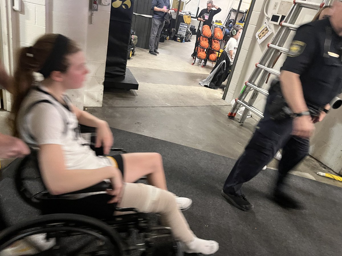 SEhrhardtKCCI's tweet photo. Bad news. Molly Davis has her leg wrapped. Getting rolled out for the 4th quarter. 

@KCCINews https://t.co/ttBLc8S9fu