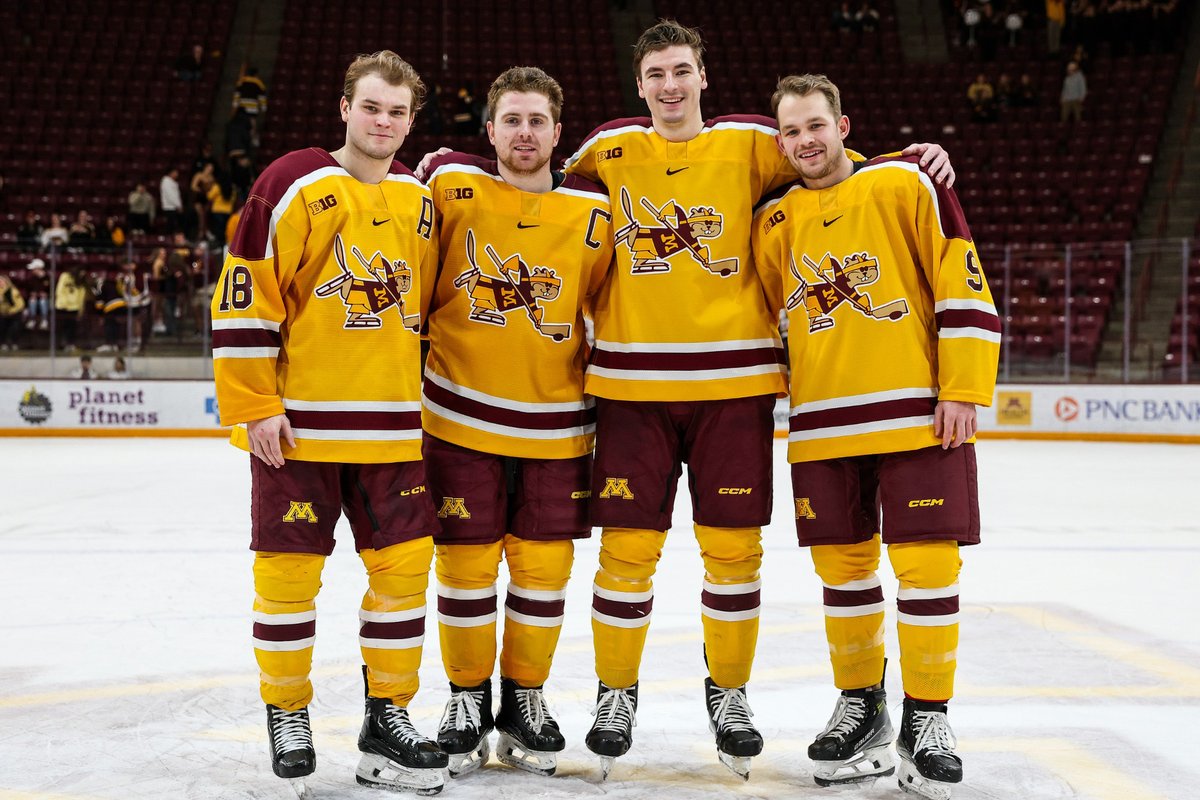 Stick taps to the seniors on all they've accomplished this season and throughout their time in Maroon &amp; Gold! 

Forever #Gophers 〽️