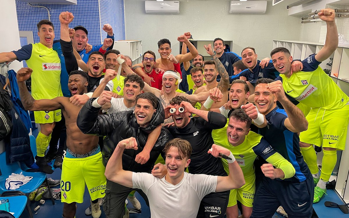 EDEEERRAAA! 💙💙💙