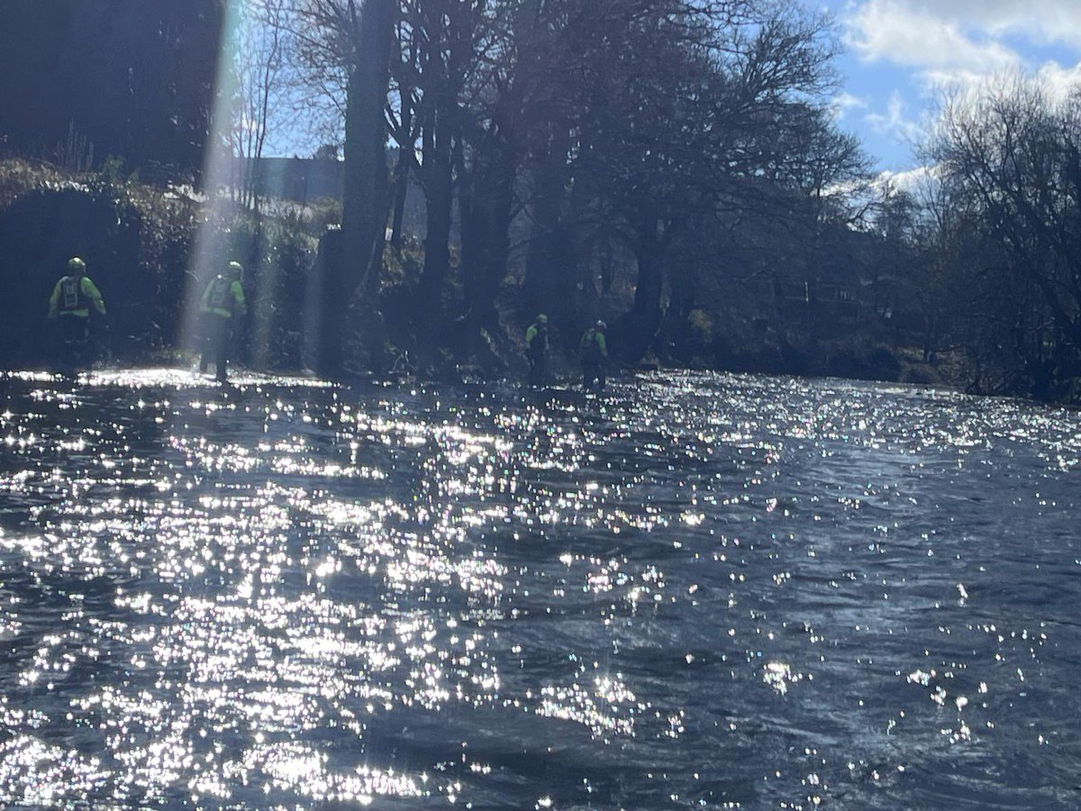 Water First Responder annual swims today with crew members from   @NewtownFireStn & @LlanfairFire keeping on top of their skills,
Lovely day for training 😎
#waterrescue 
#trainhardrescueeasy
#recruitingnow