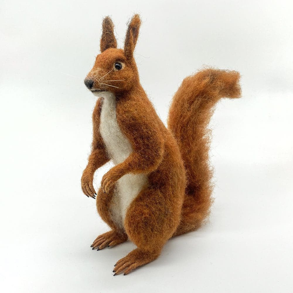 Red squirrels are adorable and so is this Needle felted squirrel handmade by @artbyLoriW thebritishcrafthouse.co.uk/product/needle… #UKCraftersHour #UKCraftHour #tbchboosters #redsquirrel