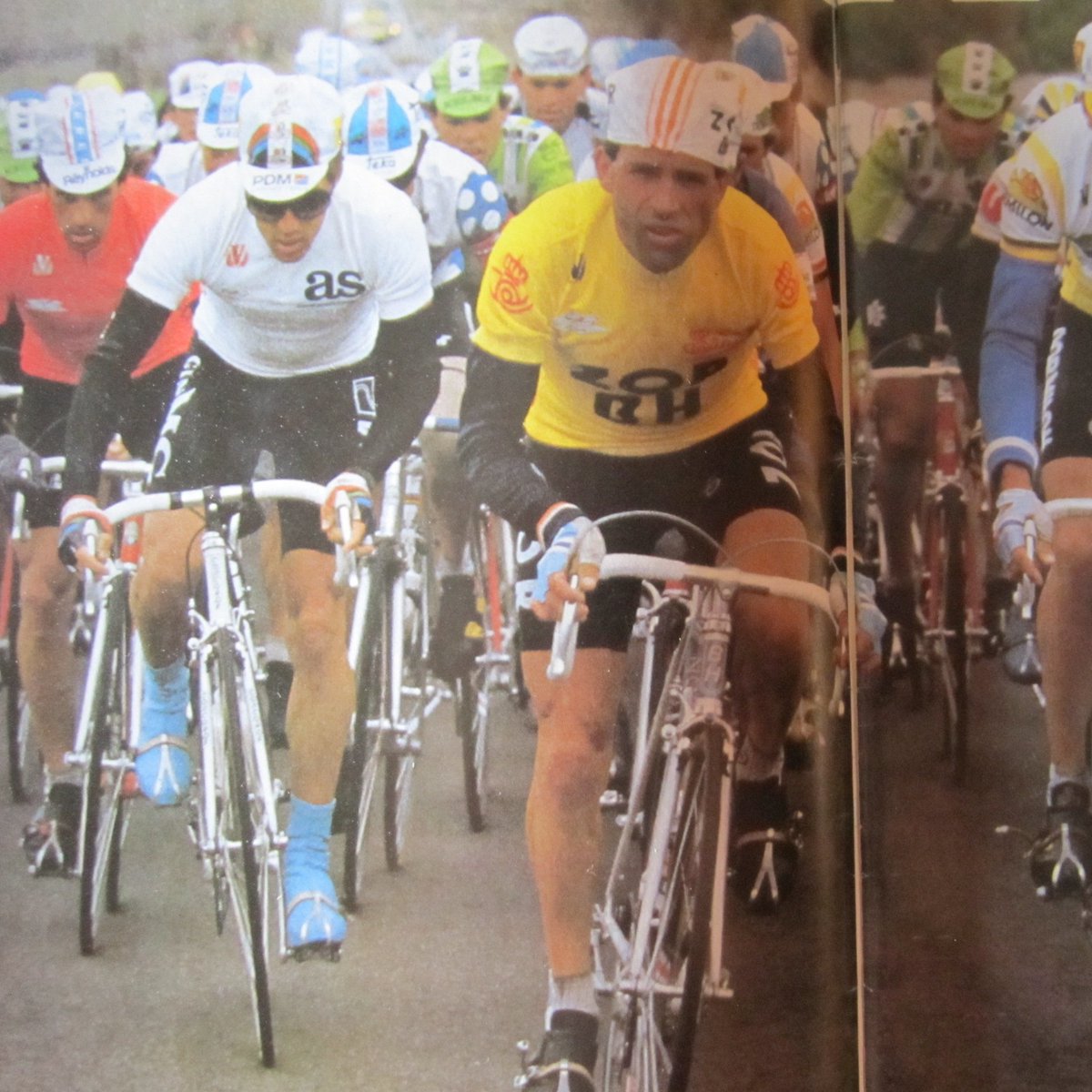 🚲 Vuelta a España de 1986.

#ciclismo #ciclismodecarretera #losochenta #losañosochenta #ramóncabezas #ramóncabezasezquerra #cristóbalcabezas #cristóbalcabezasmartín