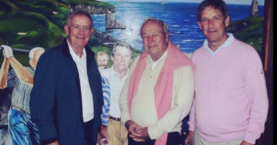 As Arnie’s Army gets ready for Bay Hill this week, we reflect on his strong connection with Ireland and the Carr family. Pictured: Roddy & Marty playing the Old Head on his last trip to Ireland.