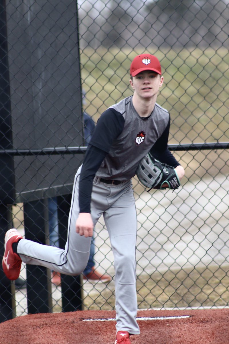 GLCanadians's tweet photo. 14U GLC continuing their off-season out at #RoyalField https://t.co/zy6RW5Rq5y