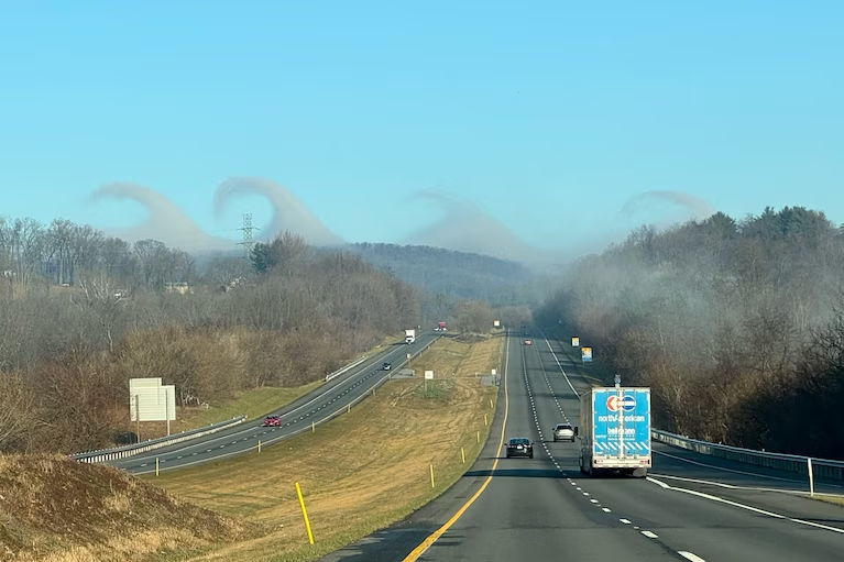 capitalweather's tweet photo. SO COOL. Rare, magnificent wave clouds formed atop Catoctin Mountains in Maryland this am due to Kelvin-Helmholtz instability.

Thanks to Kristy Pottol for photographing them between Middletown &amp; Hagerstown and sharing.

Read how they formed  ⬇️
https://t.co/Ekq5btTb8b https://t.co/kATngADn48
