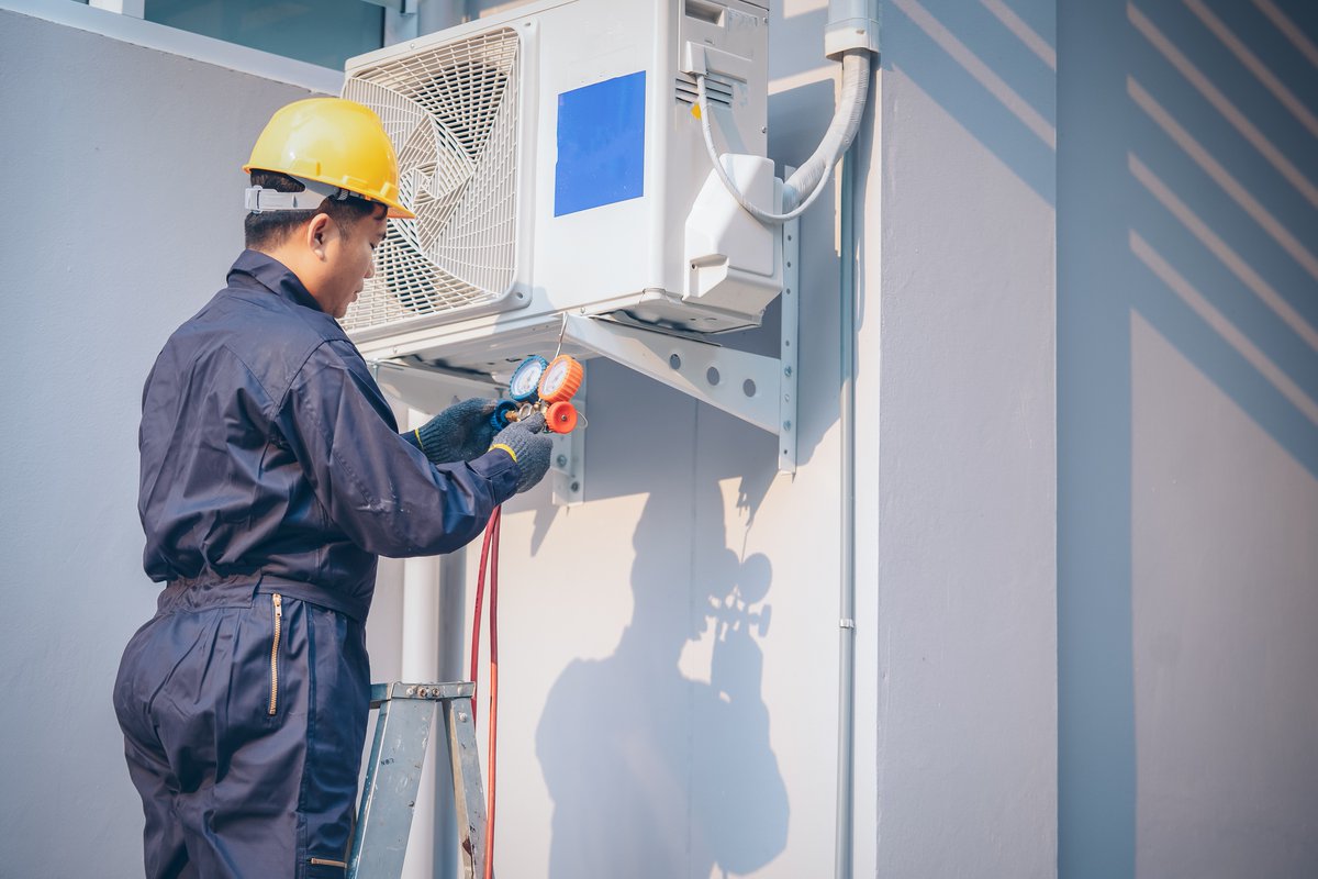 caahhhson's tweet photo. HVAC systems are a significant investment for any property. Regular maintenance can improve the lifespan of your system and prevent costly repairs. 💰💪🏽 #HVACMaintenance https://t.co/mmR75y0R6Z