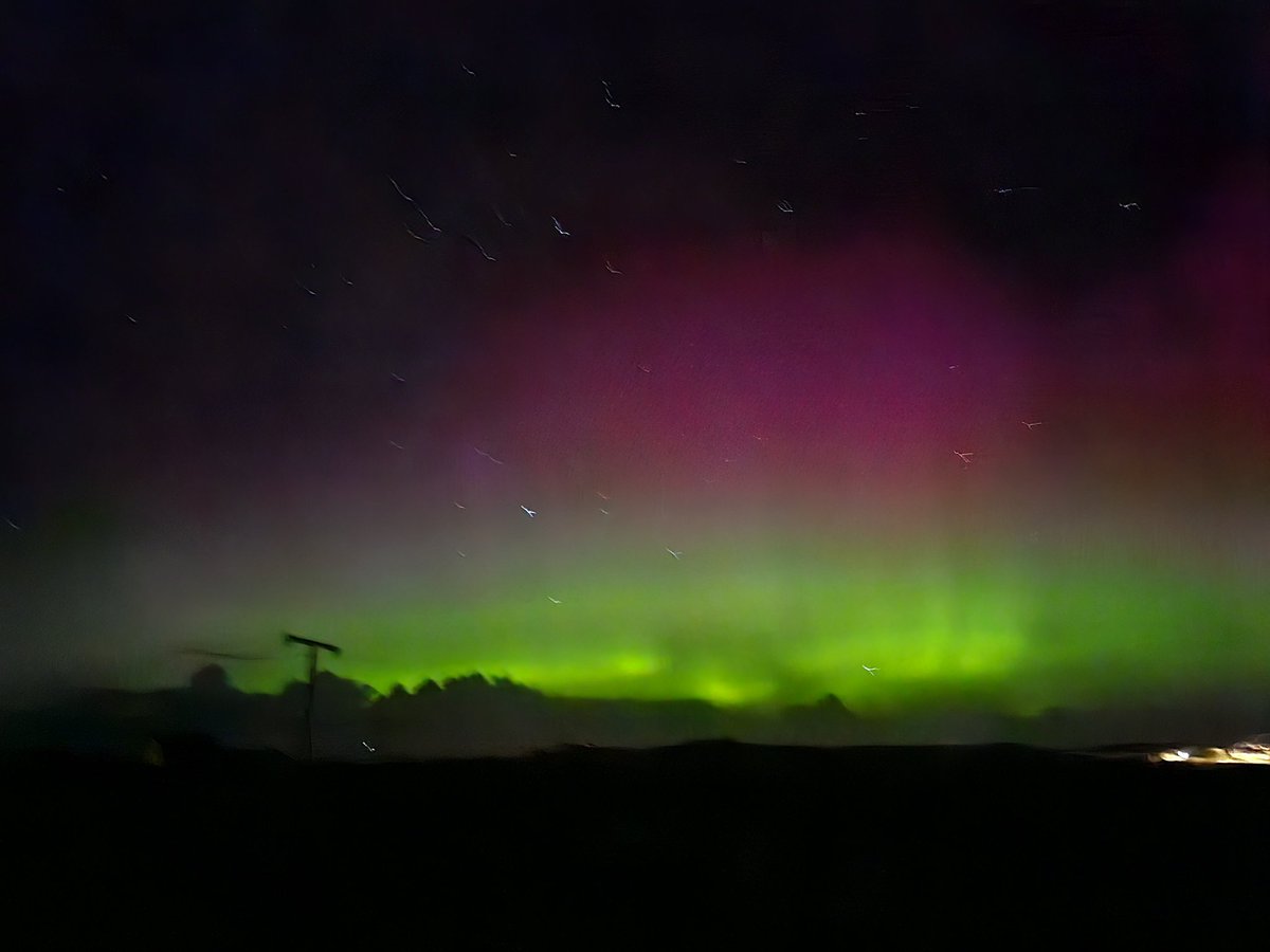 Strong #auroraborealis coming in at #Donegal