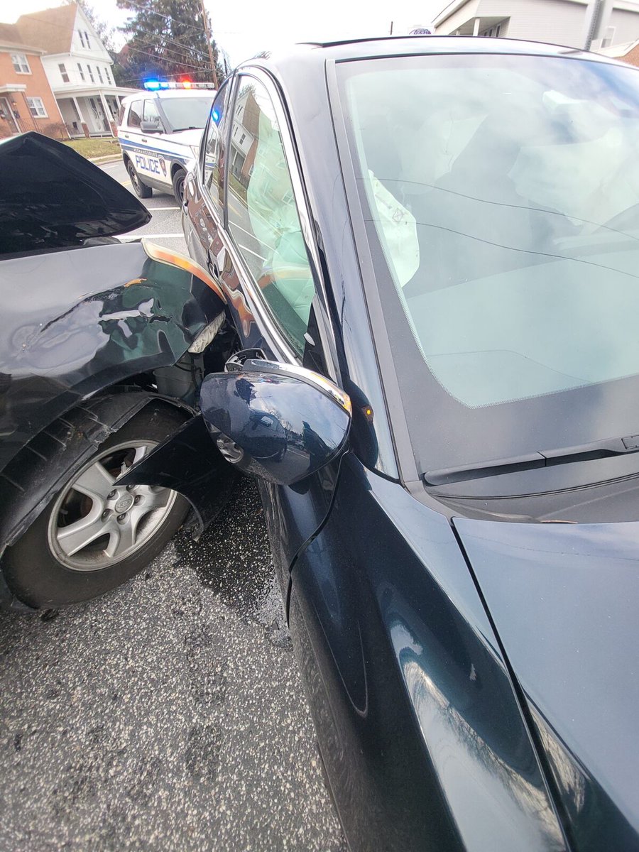 MBGTraffic's tweet photo. Crash on Feb 23: “Investigation determined the operator of an eastbound vehicle read the “cross traffic does not stop” sign and interpreted it as they did not have to stop for the posted stop sign.”  How can we make our streets safer, if this is who is behind the wheel?! https://t.co/qB0ebWQTUR