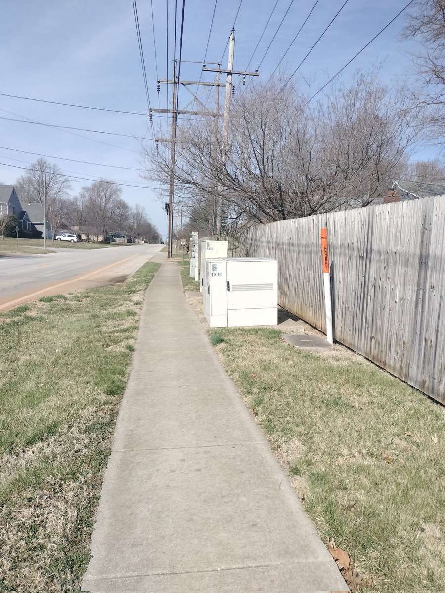 Kaidrue1's tweet photo. @gobrightspeed This is the service box u said you have a team at, I don't see a team or even 1 person, lying to your client base is wild https://t.co/hpqnNeruM2