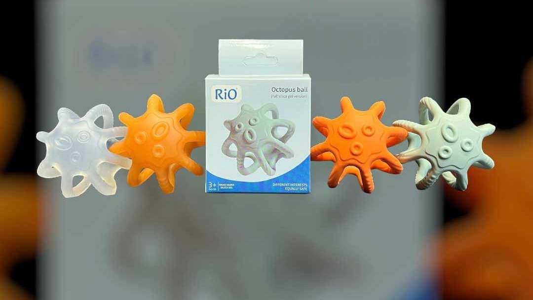 mrbtradecenter's tweet image. Introducing our octopus ball teether, expertly crafted with soft, flexible silicone to reduce chewing-related injuries and provide teething relief. 
Its lightweight, easy-to-grip design ensures safe and repeated use, prioritizing your baby&apos;s comfort. 
🐙👶 #BabyTeether #OralCare