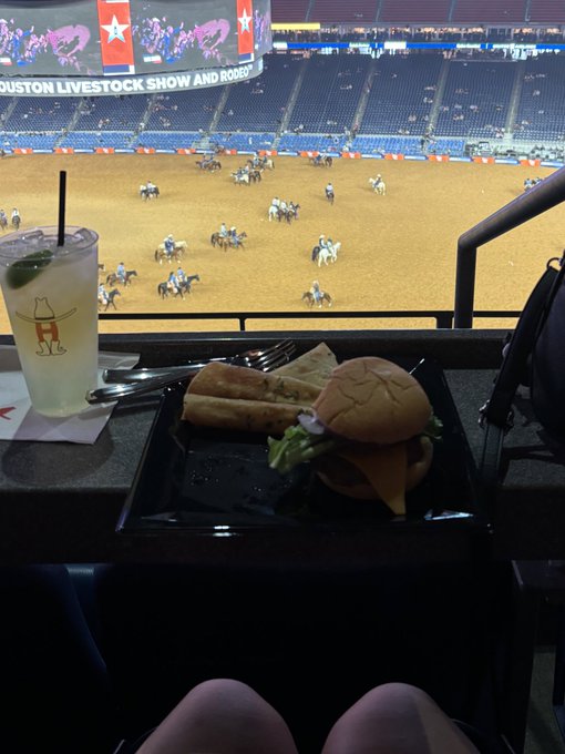 ima get so drunk :33 https://t.co/Id09cbVmUA