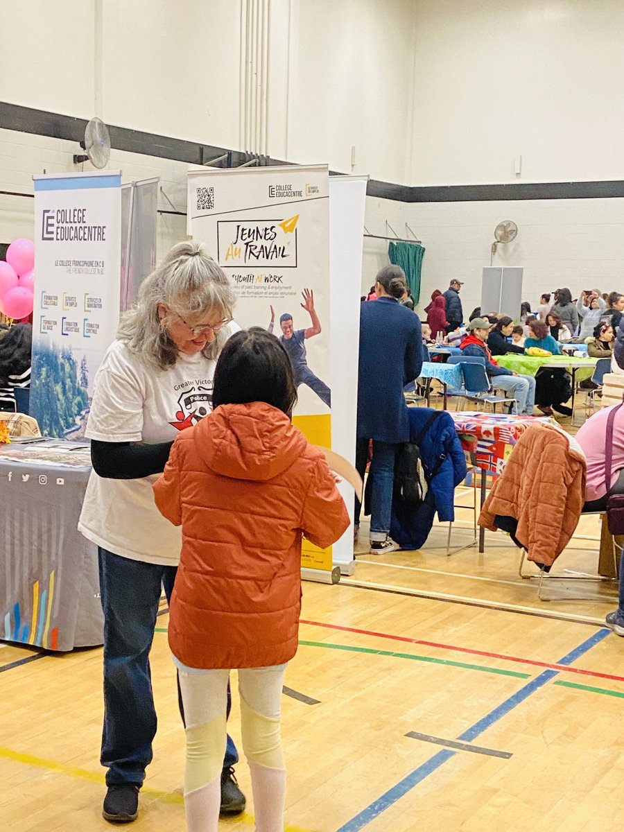 gvpdac's tweet photo. ⁦@gvpdac⁩ is thrilled to be at the Welcome Day Newcomers Fair ⁦@saanich⁩ Commonwealth Place! Happy to see our friends from VICCIR. https://t.co/1VM3jBQxSw