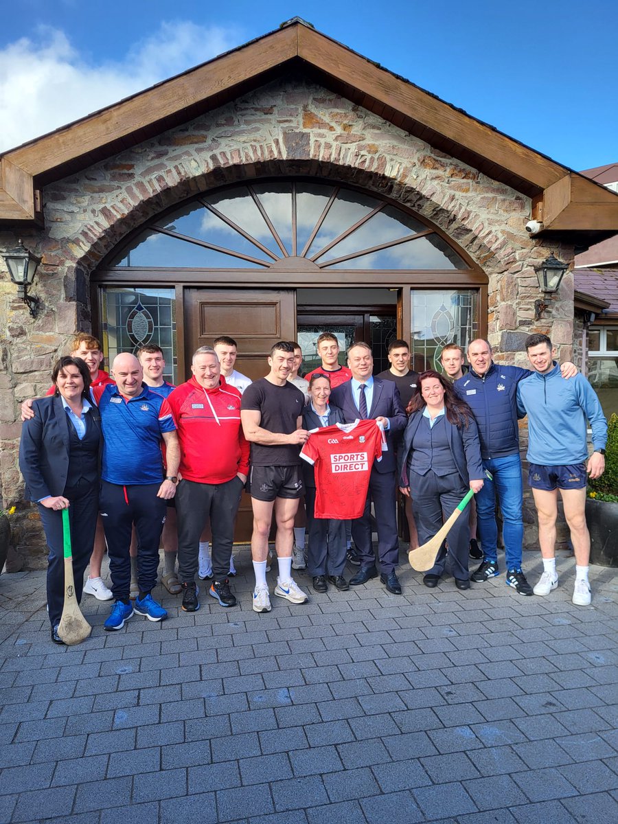 Cork Hurling Selector, Brendan Coleman makes a presentation to fellow Youghal man Graham Fitzgerald, general manager of the @DingleSkellig @OfficialCorkGAA Hurlers spent the weekend at a training camp in Kerry and were glad to have a Cork man host them while in enemy territory